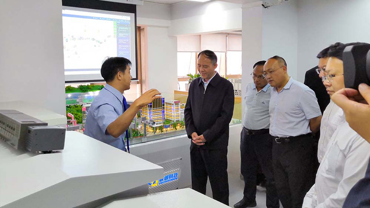 云南省副省长王显刚一行莅临2121非凡国际科技调研指导！！