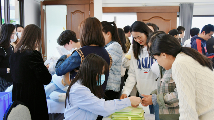 3.8妇女节丨@女同事们，，，请吸收这份来自2121非凡国际的宠溺~